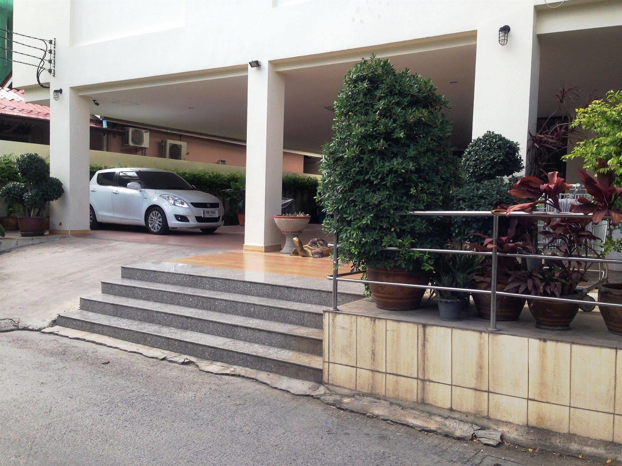 Maple Mansion Hotel Pattaya Exterior photo